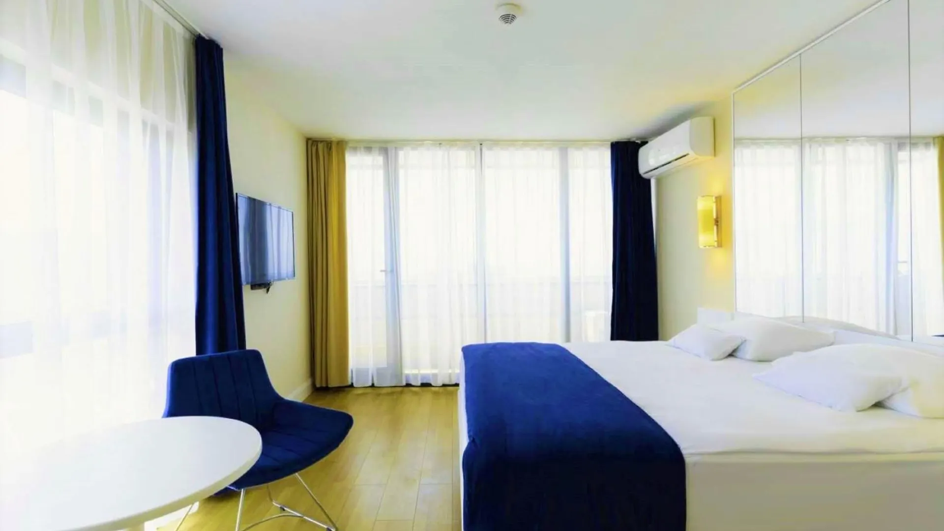 *****  Convenient Sea View Aparthotel In Orbi City Batumi Georgia