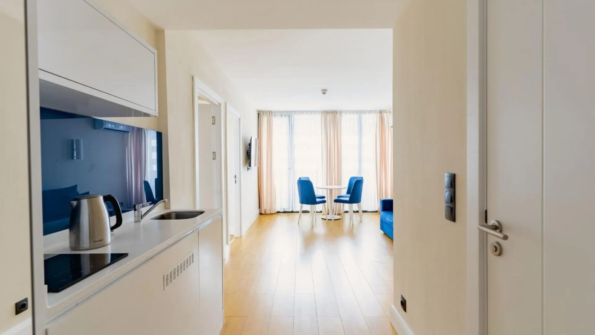 Convenient Sea View Aparthotel In Orbi City Batumi 5*,