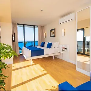 شقة فندقية Superior Aparthotel Orbi City Batumi, باتومي