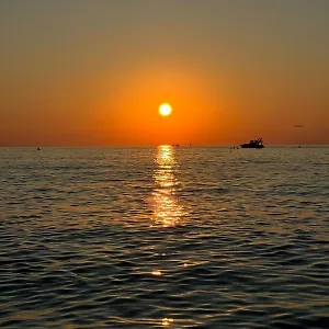 Aparthotel Elegance Sea View In Orbi City